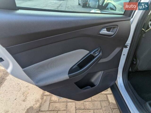 Сірий Форд Фокус, об'ємом двигуна 1.6 л та пробігом 286 тис. км за 8400 $, фото 28 на Automoto.ua
