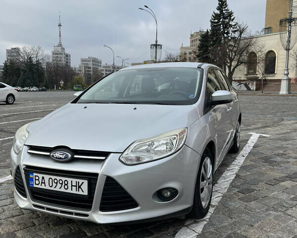 Серый Форд Фокус, объемом двигателя 2 л и пробегом 125 тыс. км за 8200 $, фото 6 на Automoto.ua