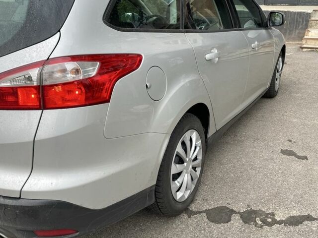 Серый Форд Фокус, объемом двигателя 2 л и пробегом 120 тыс. км за 8200 $, фото 2 на Automoto.ua