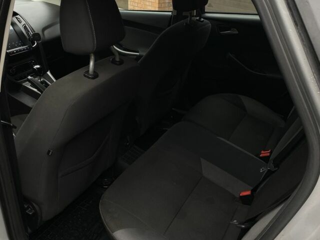 Серый Форд Фокус, объемом двигателя 1.6 л и пробегом 210 тыс. км за 8000 $, фото 4 на Automoto.ua