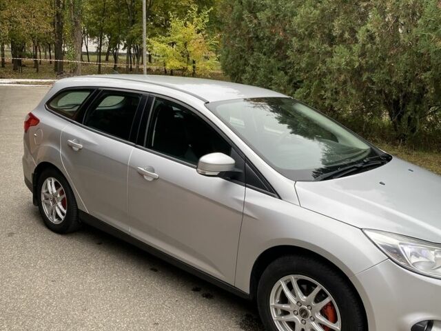 Серый Форд Фокус, объемом двигателя 1.6 л и пробегом 210 тыс. км за 8000 $, фото 1 на Automoto.ua