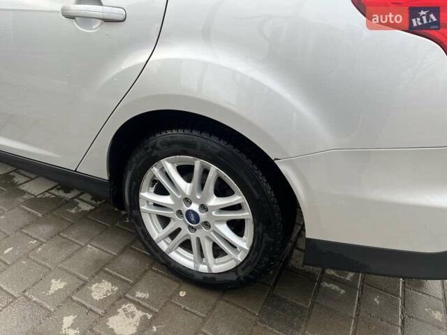 Серый Форд Фокус, объемом двигателя 2 л и пробегом 186 тыс. км за 9000 $, фото 6 на Automoto.ua