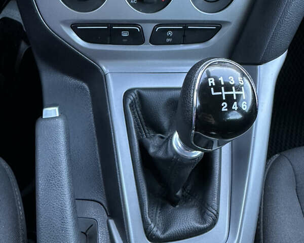 Серый Форд Фокус, объемом двигателя 1.56 л и пробегом 250 тыс. км за 7550 $, фото 19 на Automoto.ua