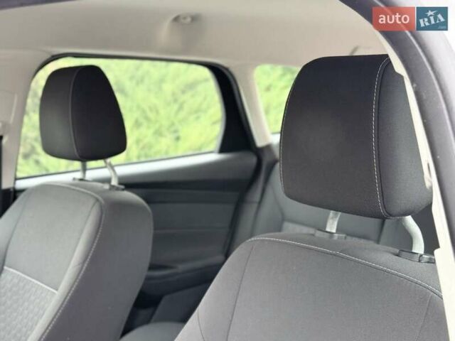 Сірий Форд Фокус, об'ємом двигуна 2 л та пробігом 265 тис. км за 8650 $, фото 35 на Automoto.ua