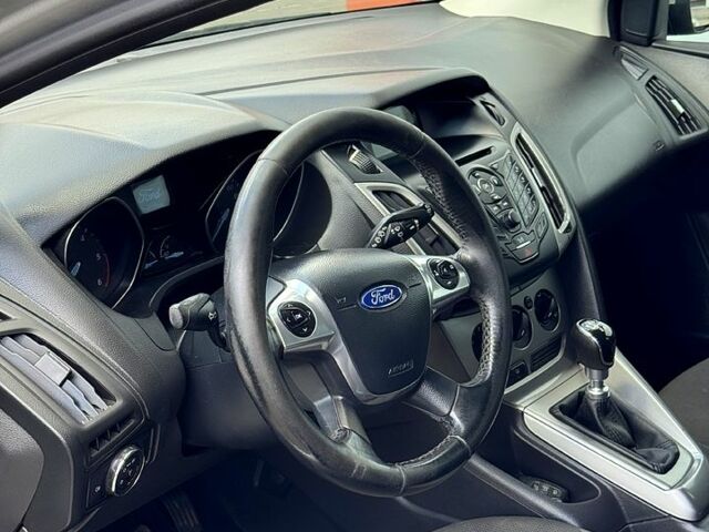 Форд Фокус 2014 в Сумах на Automoto.ua Серый Форд Фокус, объемом двигателя 1.6 л и пробегом 268 тыс. км за 6200 $, фото 5 на Automoto.ua