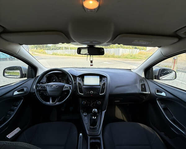 Серый Форд Фокус, объемом двигателя 1.5 л и пробегом 314 тыс. км за 8000 $, фото 4 на Automoto.ua