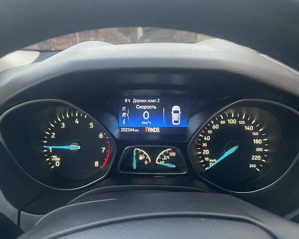 Серый Форд Фокус, объемом двигателя 1.5 л и пробегом 205 тыс. км за 9000 $, фото 13 на Automoto.ua