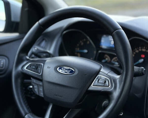 Серый Форд Фокус, объемом двигателя 1.6 л и пробегом 217 тыс. км за 9200 $, фото 21 на Automoto.ua