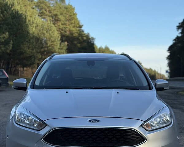 Серый Форд Фокус, объемом двигателя 1.6 л и пробегом 217 тыс. км за 9200 $, фото 2 на Automoto.ua