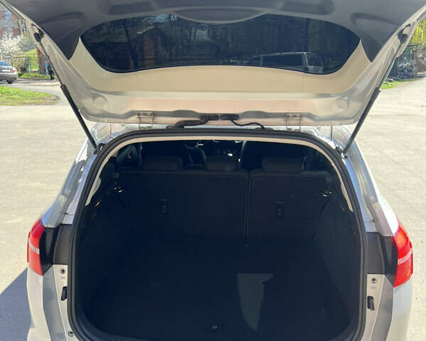 Форд Фокус 2015 у Коломые на Automoto.ua Сірий Форд Фокус, об'ємом двигуна 1.6 л та пробігом 240 тис. км за 8700 $, фото 13 на Automoto.ua