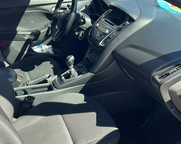 Форд Фокус 2015 у Коломые на Automoto.ua Сірий Форд Фокус, об'ємом двигуна 1.6 л та пробігом 240 тис. км за 8700 $, фото 12 на Automoto.ua