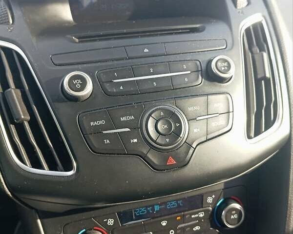 Сірий Форд Фокус, об'ємом двигуна 1.6 л та пробігом 224 тис. км за 8500 $, фото 24 на Automoto.ua