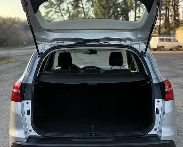 Серый Форд Фокус, объемом двигателя 1.6 л и пробегом 217 тыс. км за 9200 $, фото 10 на Automoto.ua