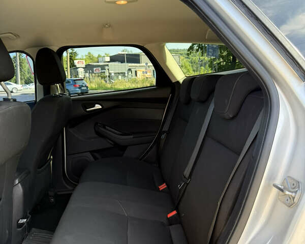 Серый Форд Фокус, объемом двигателя 1.5 л и пробегом 314 тыс. км за 8000 $, фото 8 на Automoto.ua