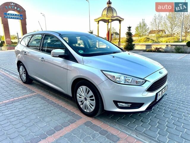 Сірий Форд Фокус, об'ємом двигуна 1.5 л та пробігом 162 тис. км за 8500 $, фото 1 на Automoto.ua