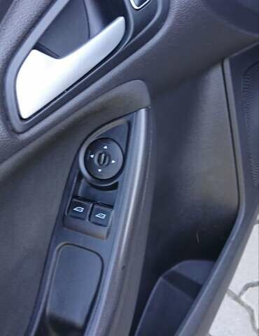 Серый Форд Фокус, объемом двигателя 1.6 л и пробегом 198 тыс. км за 7200 $, фото 2 на Automoto.ua