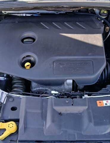 Серый Форд Фокус, объемом двигателя 1.6 л и пробегом 198 тыс. км за 7200 $, фото 7 на Automoto.ua