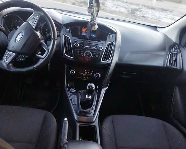 Сірий Форд Фокус, об'ємом двигуна 1.5 л та пробігом 251 тис. км за 8400 $, фото 3 на Automoto.ua