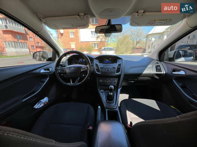 Форд Фокус 2015 у Коломые на Automoto.ua Сірий Форд Фокус, об'ємом двигуна 1.6 л та пробігом 240 тис. км за 8700 $, фото 10 на Automoto.ua