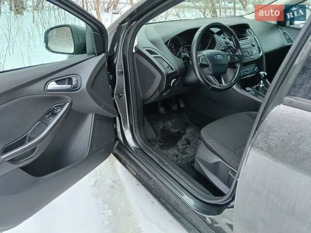 Серый Форд Фокус, объемом двигателя 1.5 л и пробегом 208 тыс. км за 7900 $, фото 8 на Automoto.ua