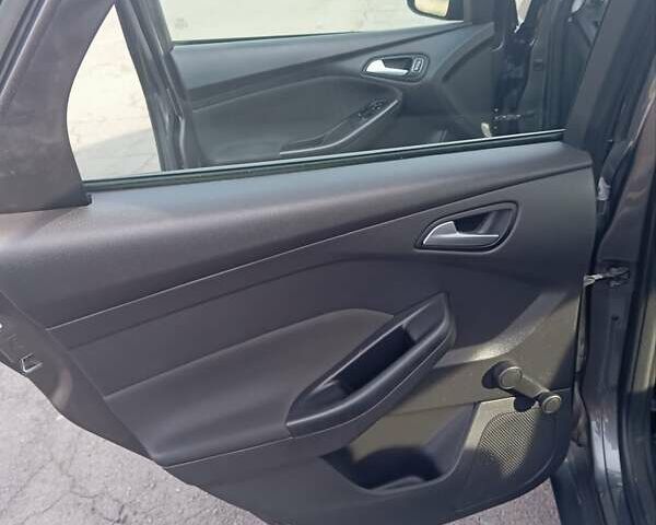 Сірий Форд Фокус, об'ємом двигуна 1.6 л та пробігом 224 тис. км за 8500 $, фото 22 на Automoto.ua