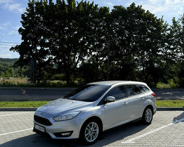 Серый Форд Фокус, объемом двигателя 1.5 л и пробегом 314 тыс. км за 8000 $, фото 1 на Automoto.ua