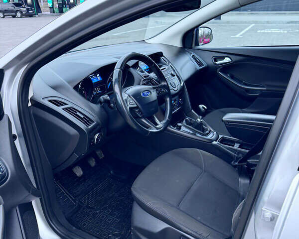 Сірий Форд Фокус, об'ємом двигуна 1.56 л та пробігом 198 тис. км за 7300 $, фото 12 на Automoto.ua