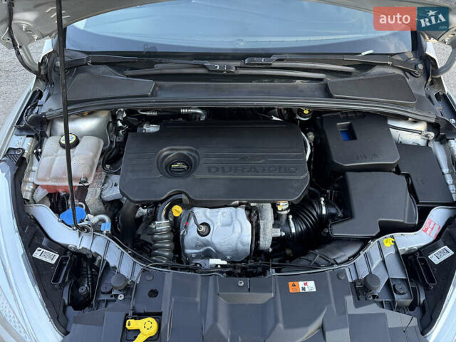 Серый Форд Фокус, объемом двигателя 1.6 л и пробегом 217 тыс. км за 9200 $, фото 3 на Automoto.ua