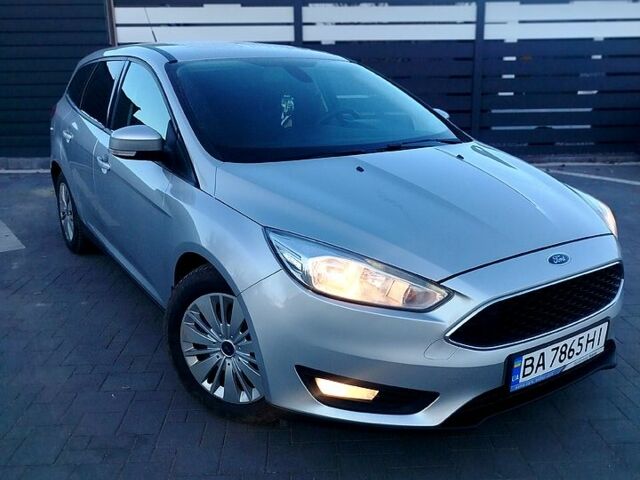 Серый Форд Фокус, объемом двигателя 1.5 л и пробегом 251 тыс. км за 7999 $, фото 4 на Automoto.ua