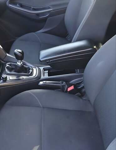 Серый Форд Фокус, объемом двигателя 1.6 л и пробегом 198 тыс. км за 7200 $, фото 3 на Automoto.ua