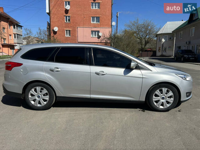 Форд Фокус 2015 у Коломые на Automoto.ua Сірий Форд Фокус, об'ємом двигуна 1.6 л та пробігом 240 тис. км за 8700 $, фото 4 на Automoto.ua
