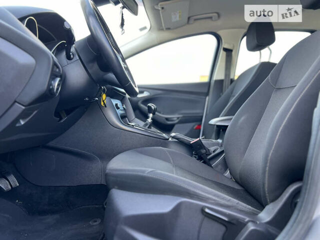 Серый Форд Фокус, объемом двигателя 2 л и пробегом 210 тыс. км за 10090 $, фото 15 на Automoto.ua