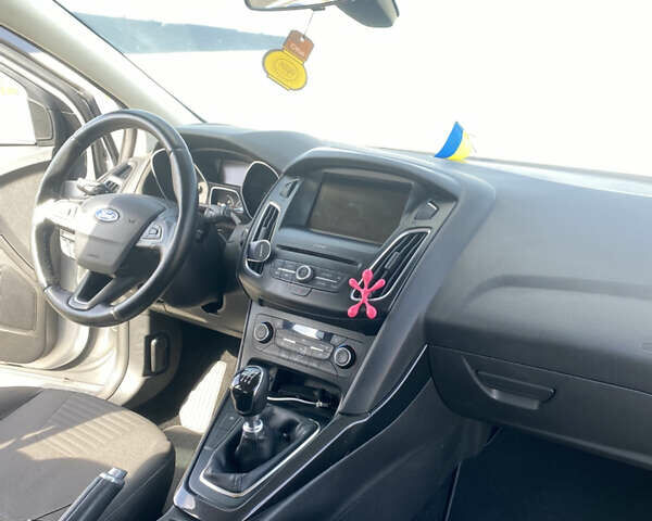 Серый Форд Фокус, объемом двигателя 1.5 л и пробегом 276 тыс. км за 8800 $, фото 19 на Automoto.ua