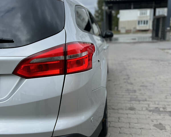 Серый Форд Фокус, объемом двигателя 1.5 л и пробегом 218 тыс. км за 9150 $, фото 8 на Automoto.ua