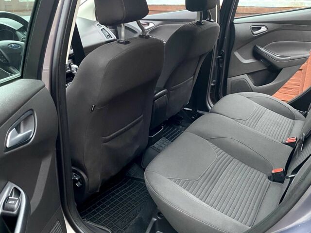 Серый Форд Фокус, объемом двигателя 1.5 л и пробегом 190 тыс. км за 9600 $, фото 8 на Automoto.ua