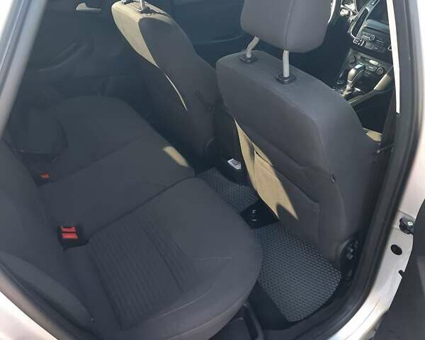 Серый Форд Фокус, объемом двигателя 2 л и пробегом 288 тыс. км за 11800 $, фото 1 на Automoto.ua