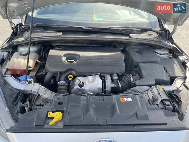 Серый Форд Фокус, объемом двигателя 1.5 л и пробегом 276 тыс. км за 8800 $, фото 2 на Automoto.ua