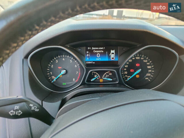 Сірий Форд Фокус, об'ємом двигуна 1.5 л та пробігом 231 тис. км за 8500 $, фото 1 на Automoto.ua