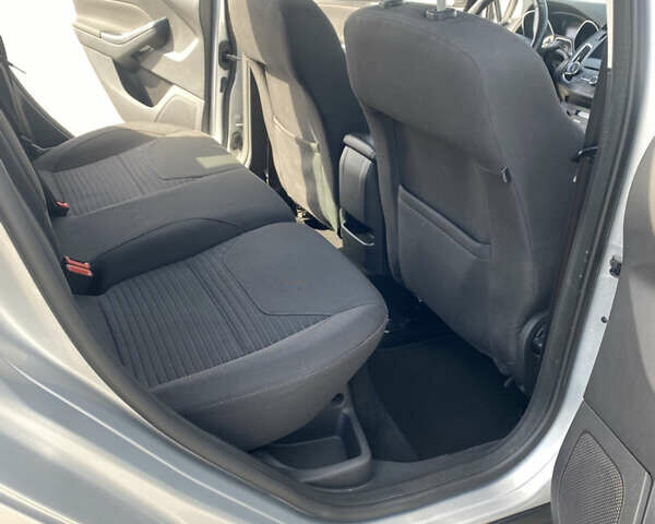 Серый Форд Фокус, объемом двигателя 1.5 л и пробегом 276 тыс. км за 8800 $, фото 20 на Automoto.ua