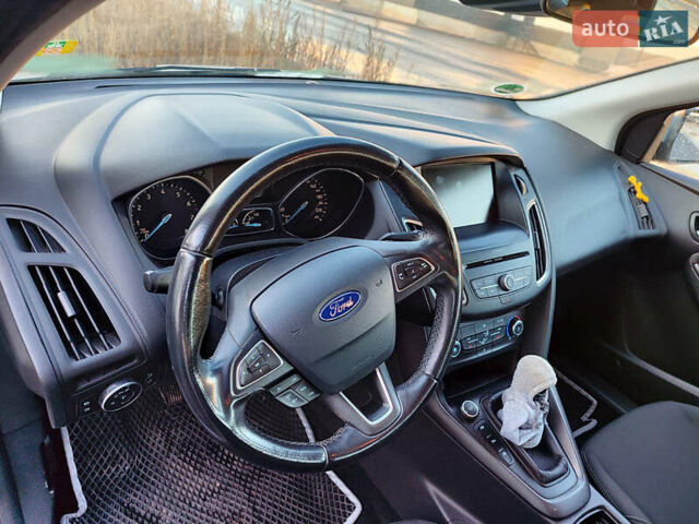 Сірий Форд Фокус, об'ємом двигуна 1.5 л та пробігом 231 тис. км за 8500 $, фото 3 на Automoto.ua