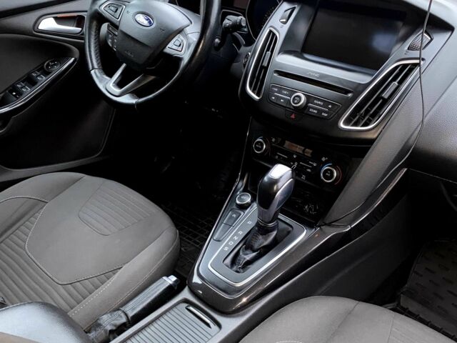 Серый Форд Фокус, объемом двигателя 1.5 л и пробегом 190 тыс. км за 9600 $, фото 11 на Automoto.ua