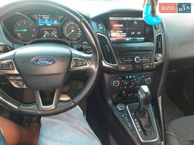 Серый Форд Фокус, объемом двигателя 2 л и пробегом 288 тыс. км за 11800 $, фото 2 на Automoto.ua