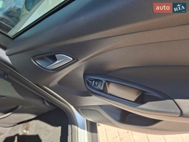 Серый Форд Фокус, объемом двигателя 1.5 л и пробегом 236 тыс. км за 9850 $, фото 25 на Automoto.ua