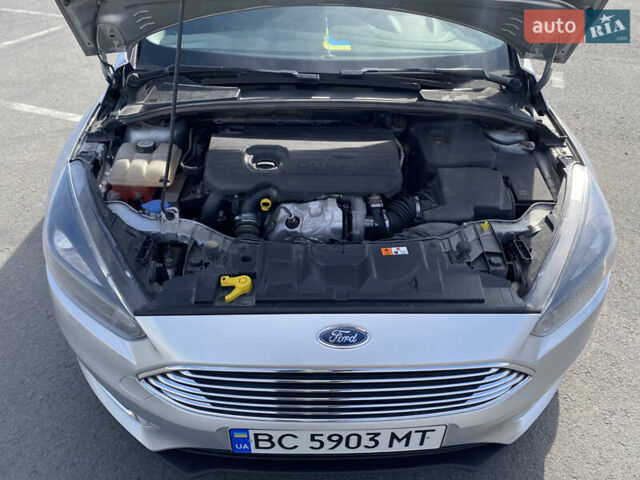 Серый Форд Фокус, объемом двигателя 1.5 л и пробегом 276 тыс. км за 8800 $, фото 1 на Automoto.ua