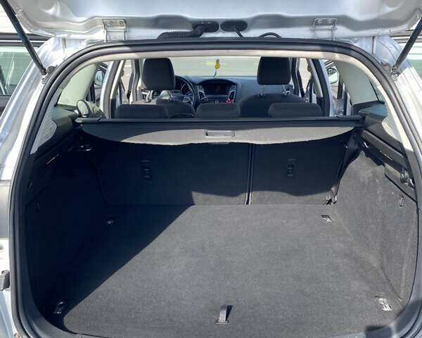 Серый Форд Фокус, объемом двигателя 1.5 л и пробегом 276 тыс. км за 8800 $, фото 17 на Automoto.ua