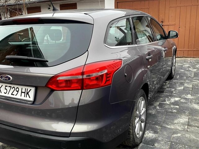 Серый Форд Фокус, объемом двигателя 1.5 л и пробегом 190 тыс. км за 9600 $, фото 5 на Automoto.ua