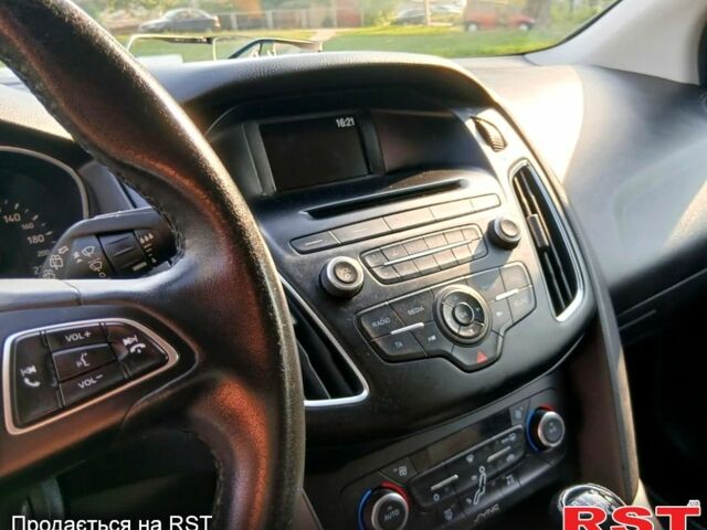 Серый Форд Фокус, объемом двигателя 1 л и пробегом 128 тыс. км за 6200 $, фото 4 на Automoto.ua