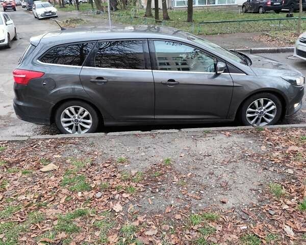 Серый Форд Фокус, объемом двигателя 1.5 л и пробегом 235 тыс. км за 9400 $, фото 1 на Automoto.ua