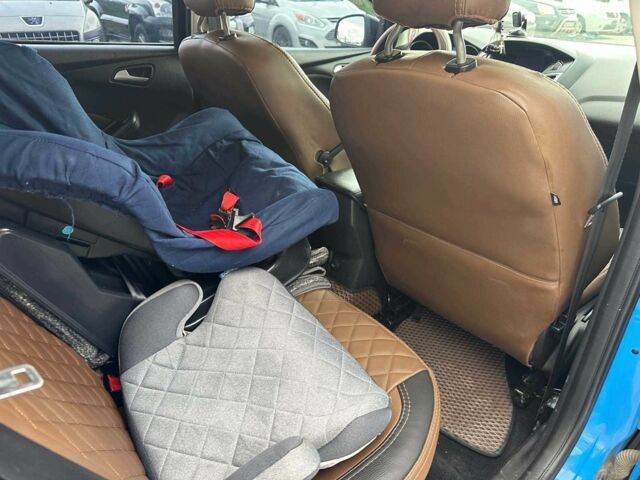 Сірий Форд Фокус, об'ємом двигуна 2 л та пробігом 259 тис. км за 6990 $, фото 12 на Automoto.ua