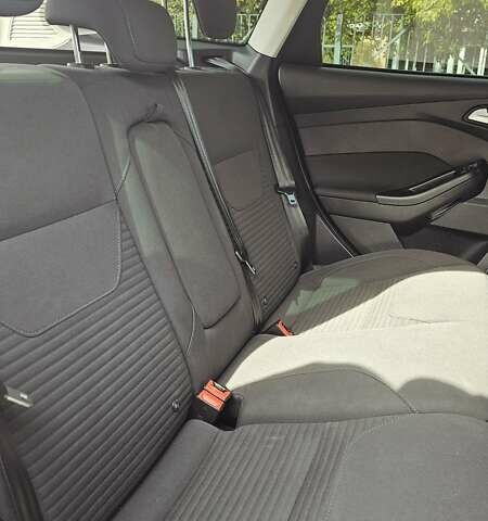 Серый Форд Фокус, объемом двигателя 1.5 л и пробегом 238 тыс. км за 10800 $, фото 19 на Automoto.ua